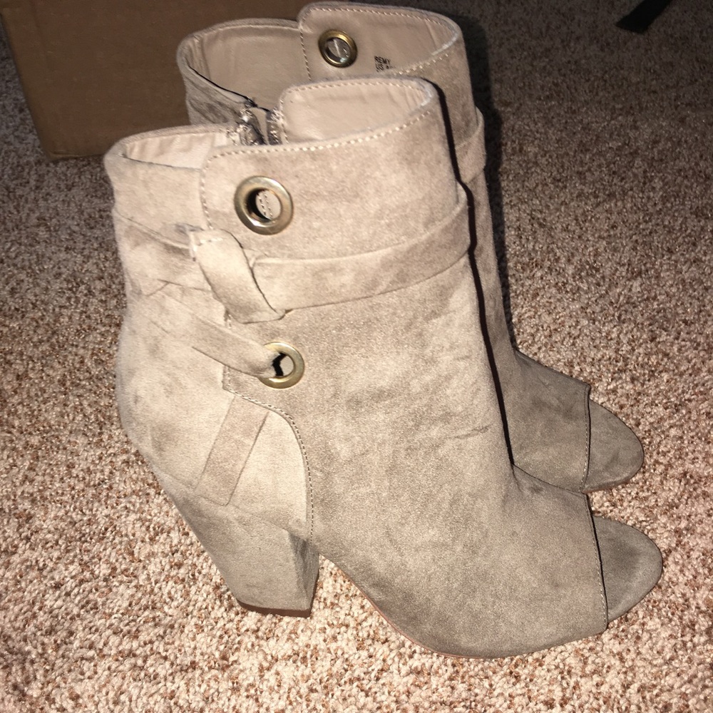 Zip up wedge ankle booties 4 inch heel height nwt